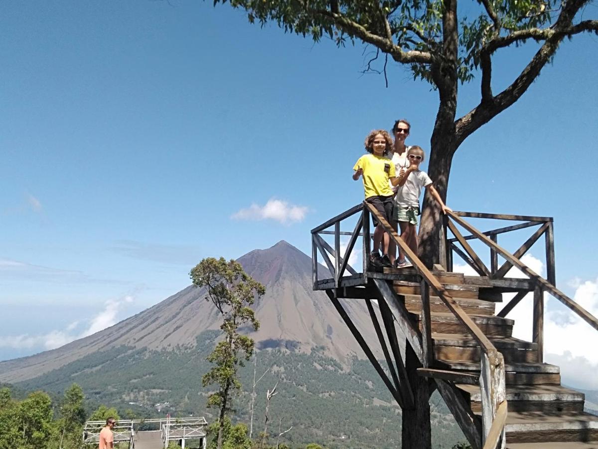 Arnolds Familly Homestay Bajawa Exterior foto