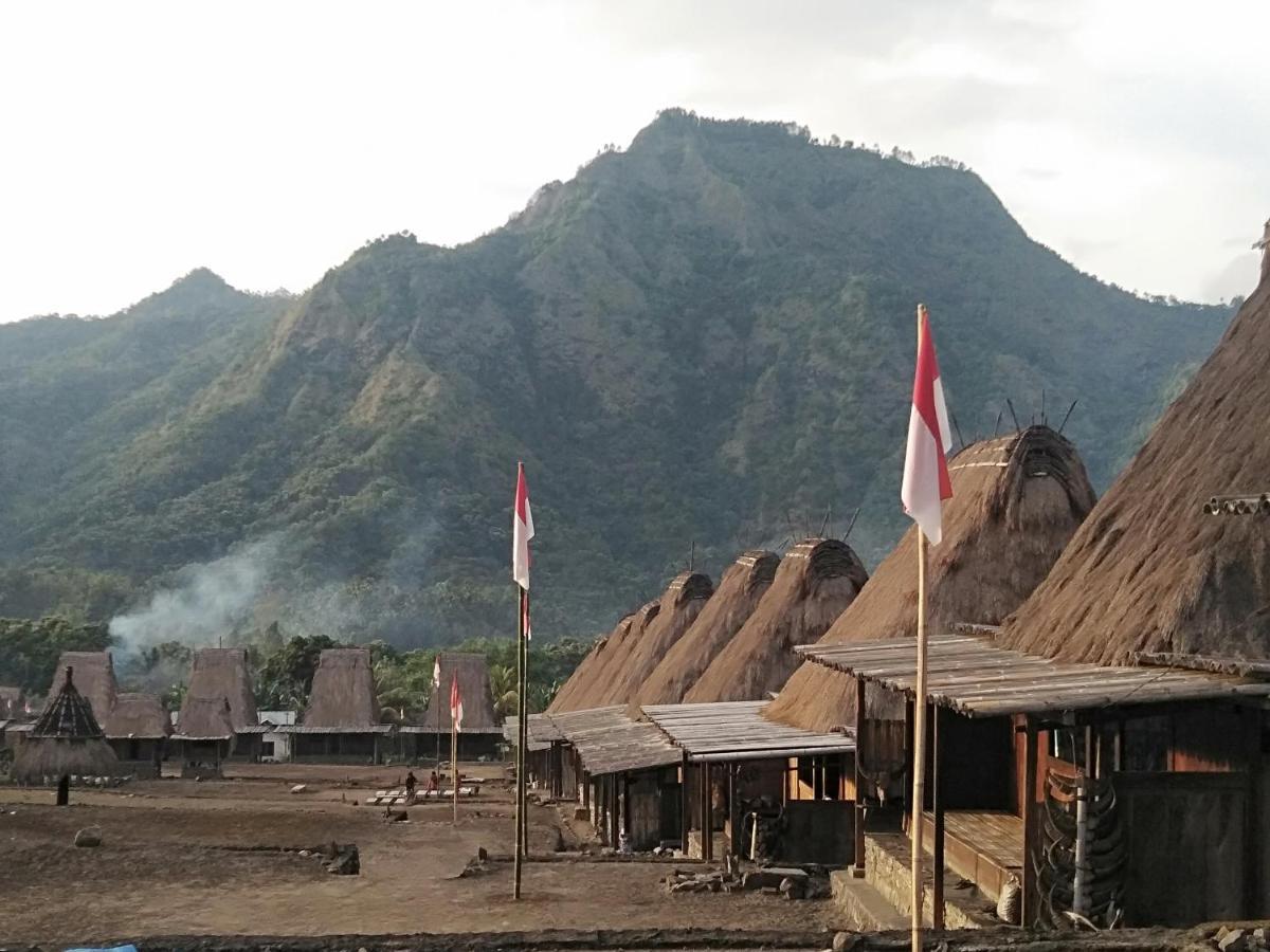 Arnolds Familly Homestay Bajawa Exterior foto