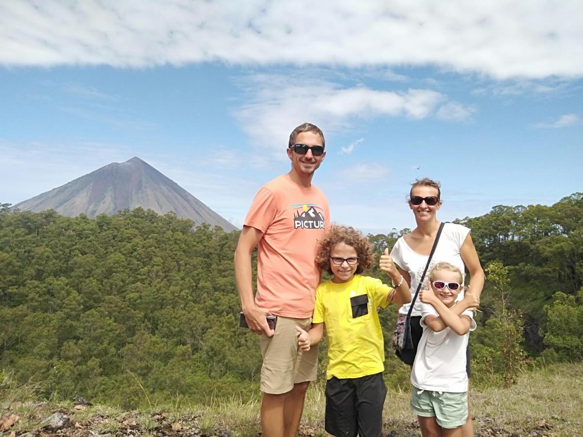 Arnolds Familly Homestay Bajawa Exterior foto