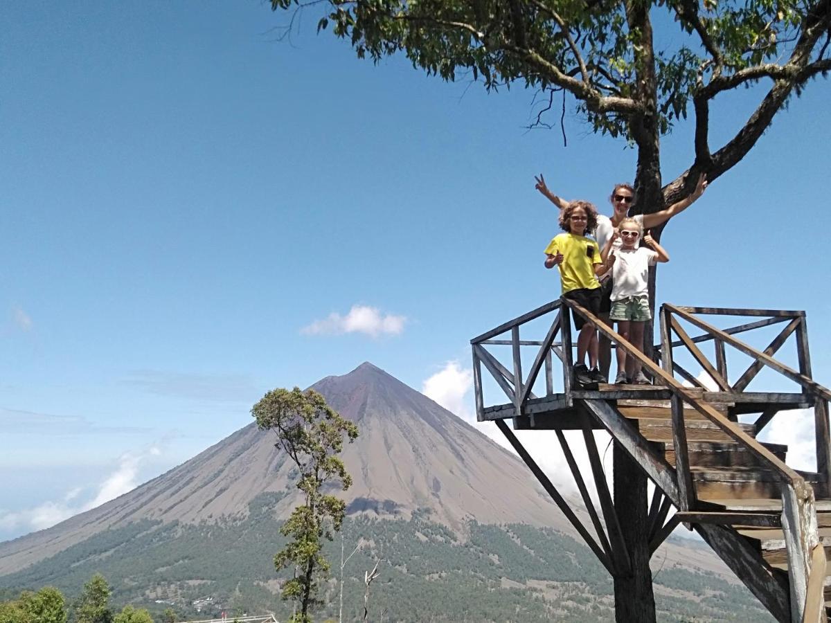 Arnolds Familly Homestay Bajawa Exterior foto