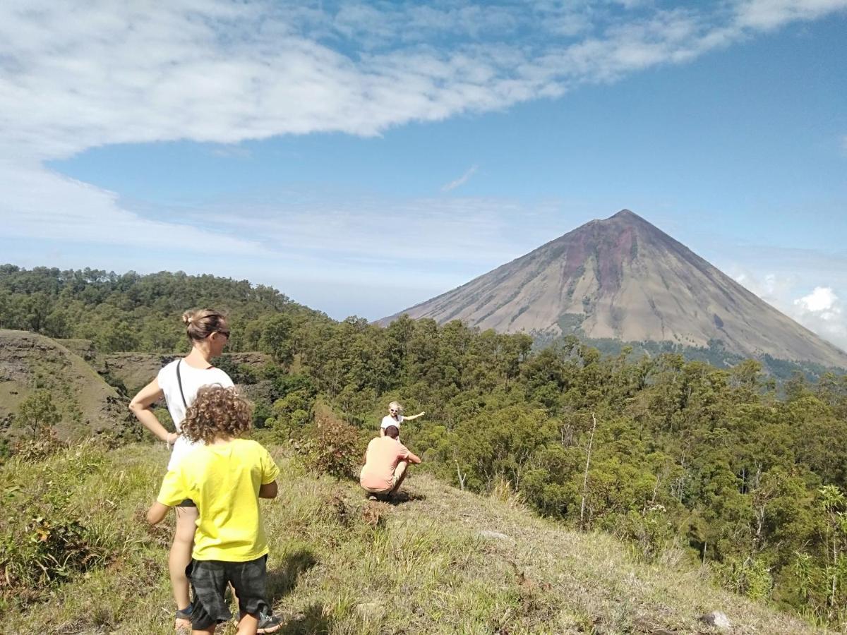 Arnolds Familly Homestay Bajawa Exterior foto