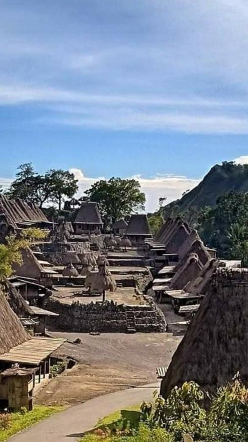 Arnolds Familly Homestay Bajawa Exterior foto
