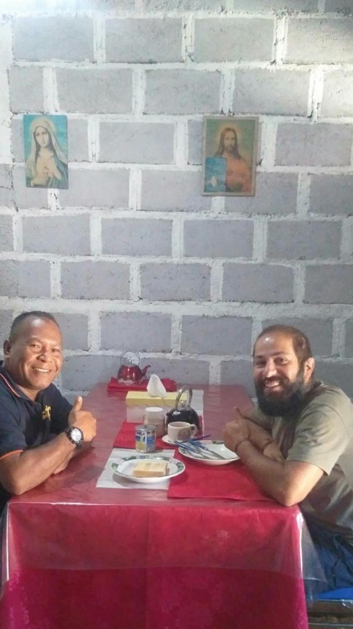 Arnolds Familly Homestay Bajawa Exterior foto