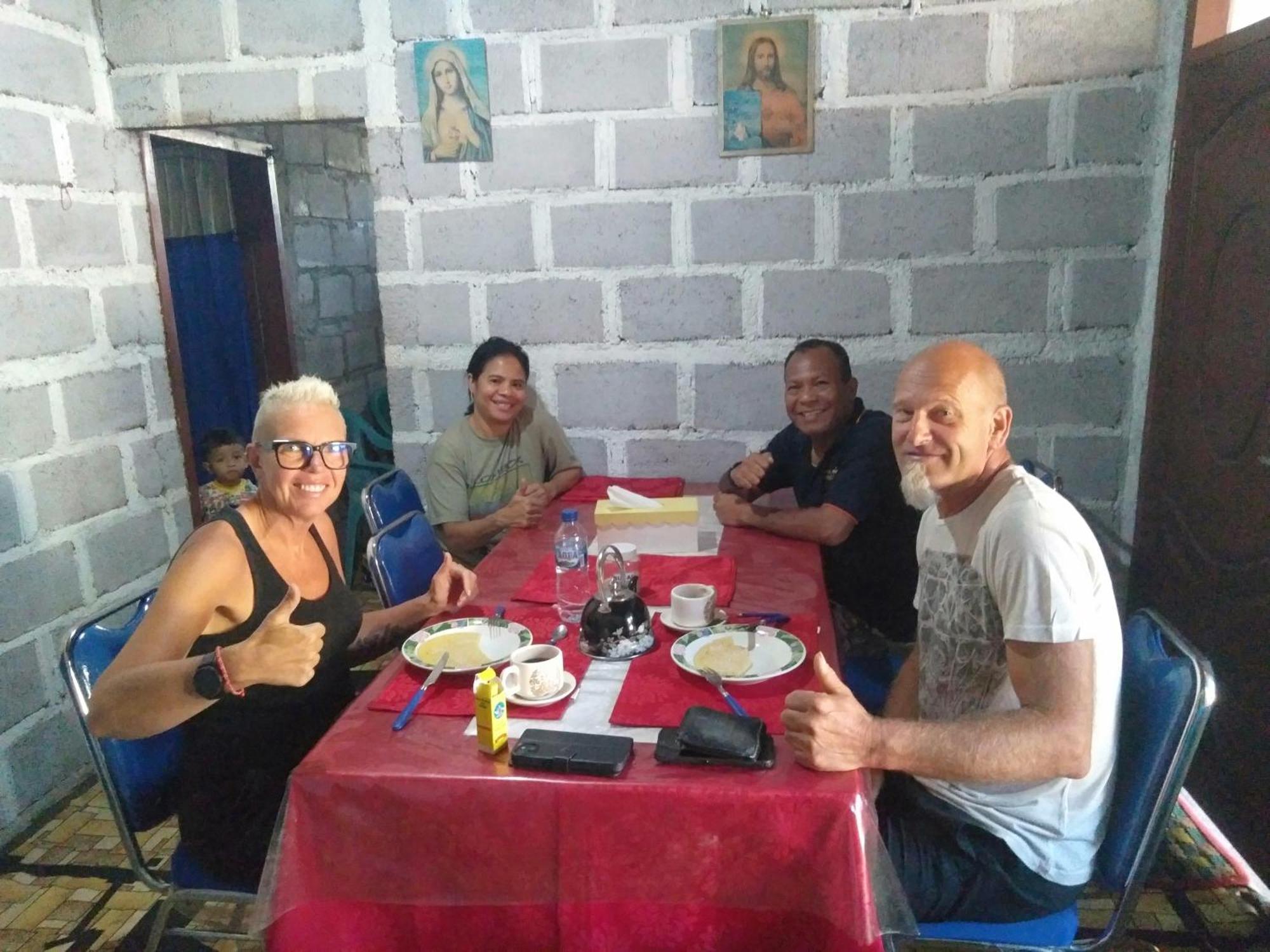 Arnolds Familly Homestay Bajawa Exterior foto