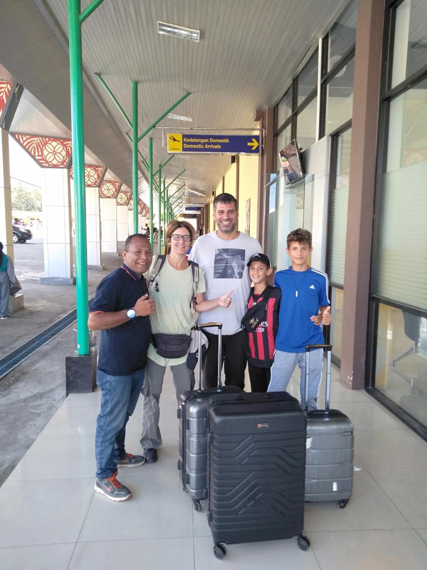 Arnolds Familly Homestay Bajawa Exterior foto
