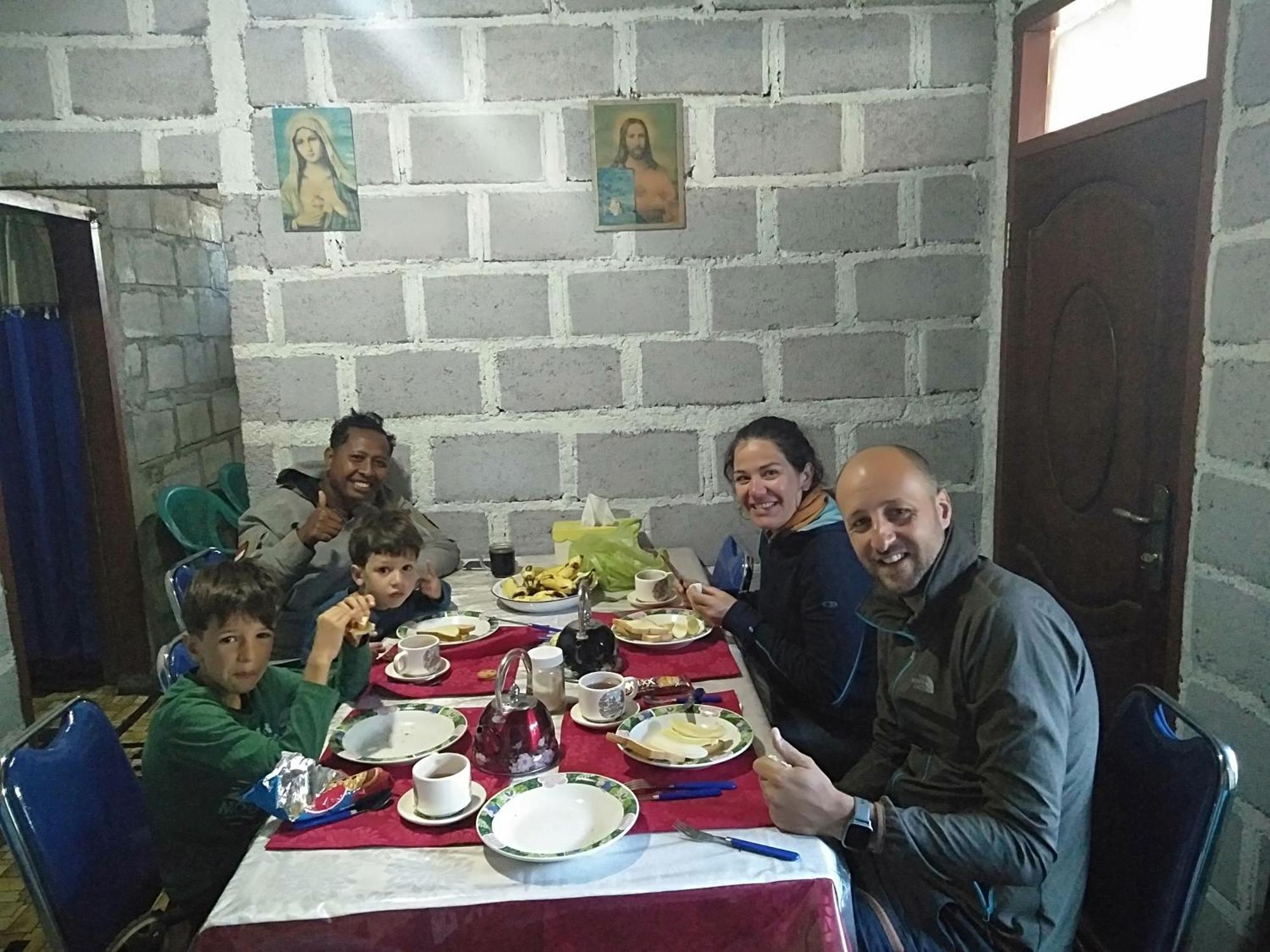 Arnolds Familly Homestay Bajawa Cameră foto
